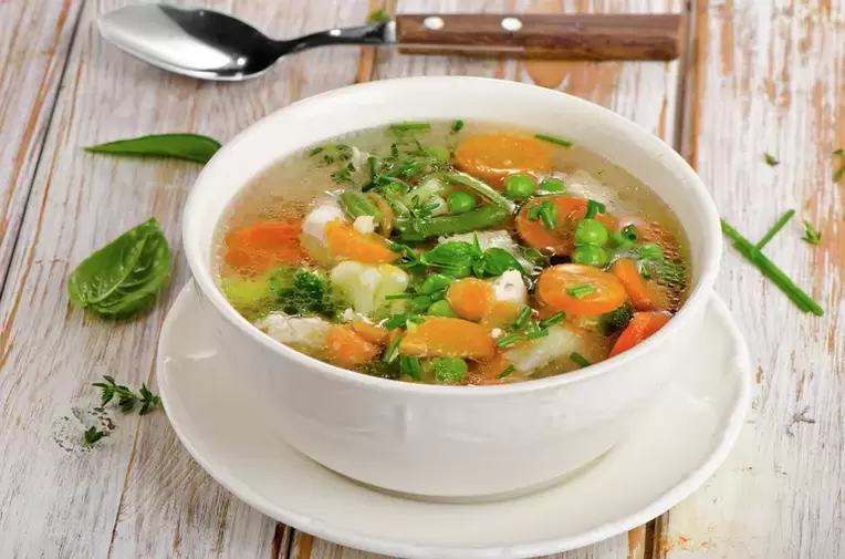 Soupe aux légumes lors de la perte de poids